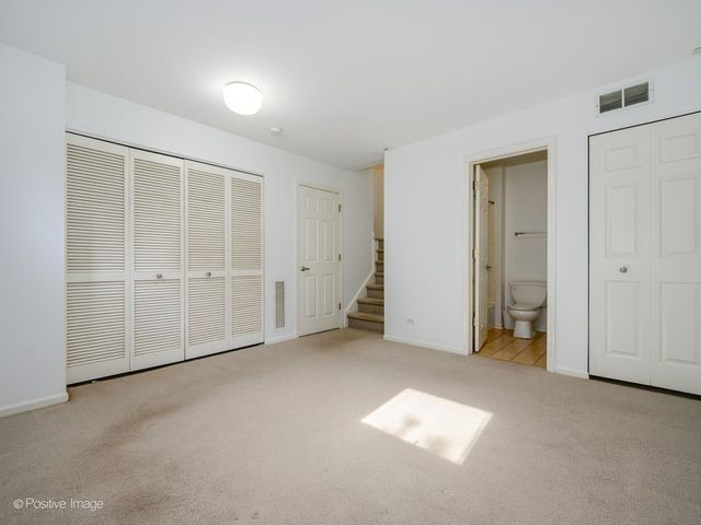 3643 W CORNELIA Avenue B, Chicago, IL 60618