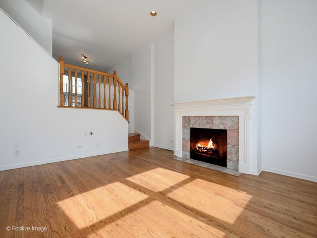 3643 W CORNELIA Avenue B, Chicago, IL 60618