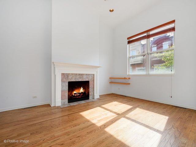 3643 W CORNELIA Avenue B, Chicago, IL 60618