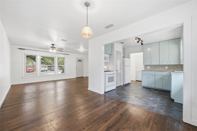 1003 Cogbill ST 1, Austin, TX 78745