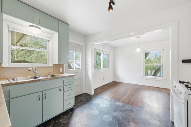 1003 Cogbill ST 1, Austin, TX 78745