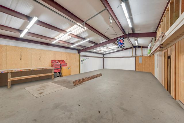 8636 W ST HWY 31, Athens, TX 75751