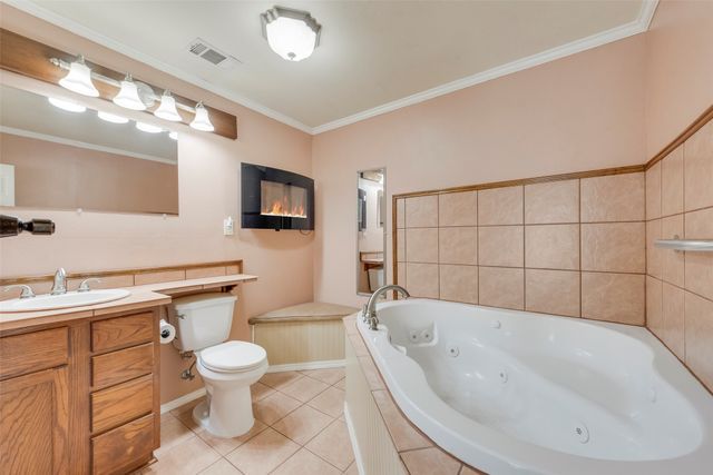 8636 W ST HWY 31, Athens, TX 75751