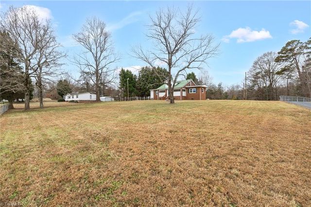 1020 Lacy Lane, Walnut Cove, NC 27052