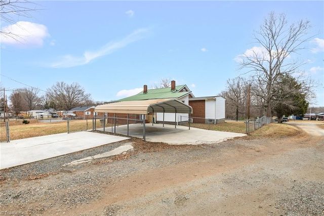 1020 Lacy Lane, Walnut Cove, NC 27052