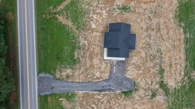4677 Scottsville Rd, Lafayette, TN 37083