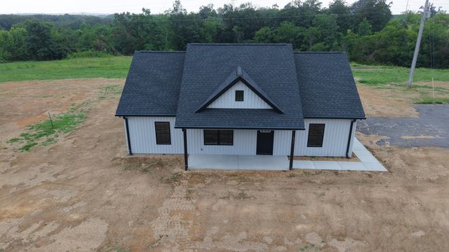 4677 Scottsville Rd, Lafayette, TN 37083