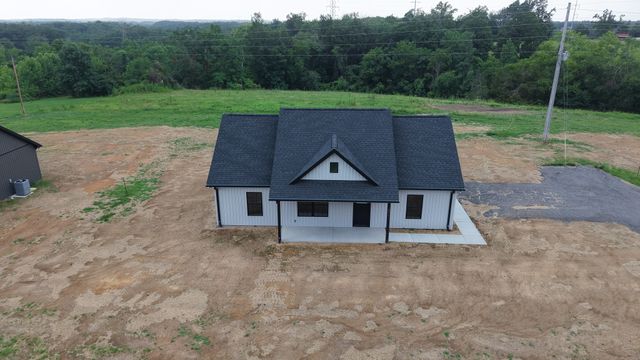4677 Scottsville Rd, Lafayette, TN 37083