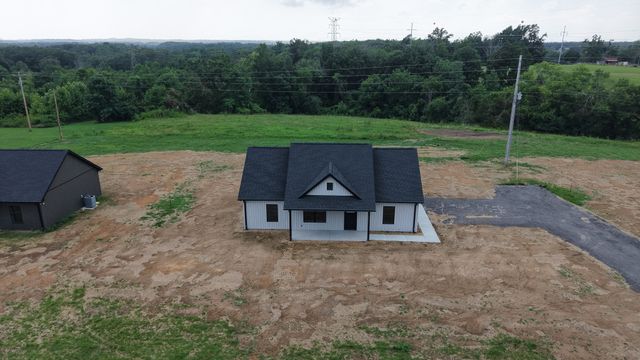 4677 Scottsville Rd, Lafayette, TN 37083