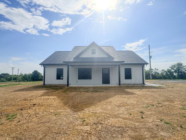 4677 Scottsville Rd, Lafayette, TN 37083