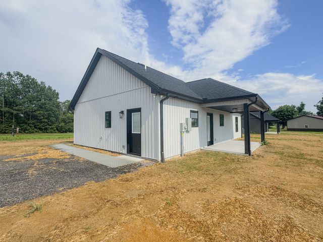 4677 Scottsville Rd, Lafayette, TN 37083