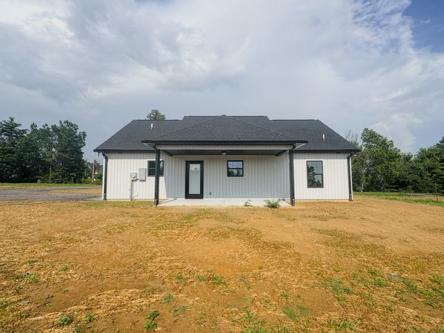 4677 Scottsville Rd, Lafayette, TN 37083