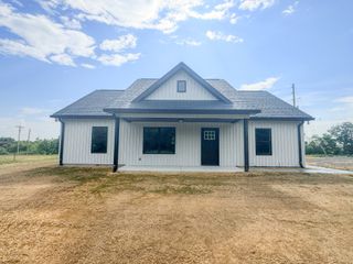 4677 Scottsville Rd, Lafayette, TN 37083