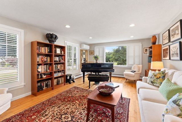 11 Stonegate, Warren, RI 02885