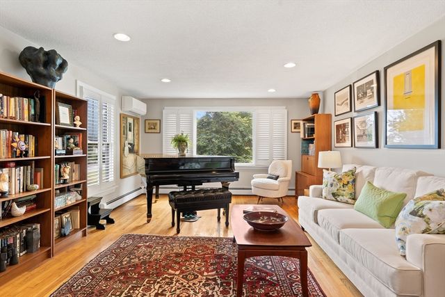 11 Stonegate, Warren, RI 02885