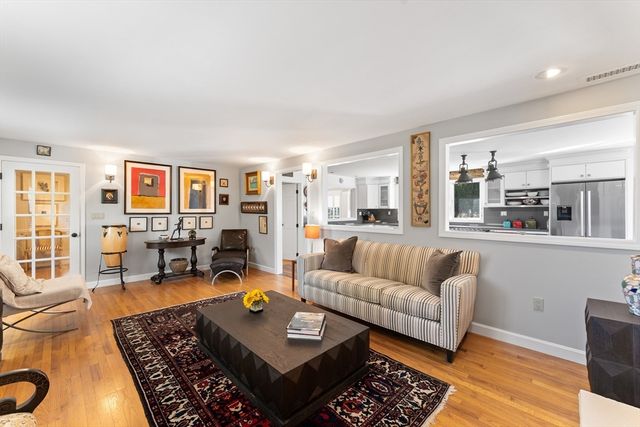 11 Stonegate, Warren, RI 02885