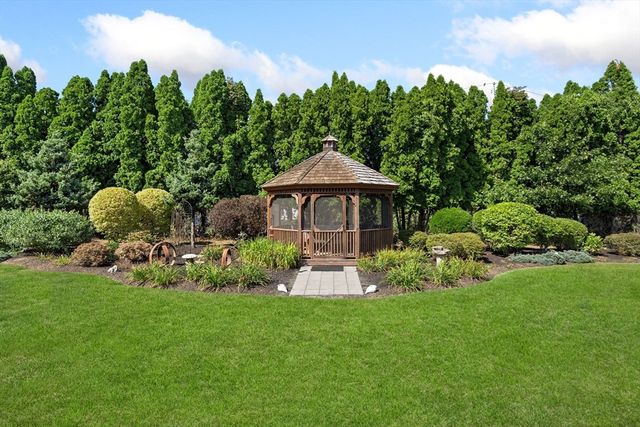 11 Stonegate, Warren, RI 02885