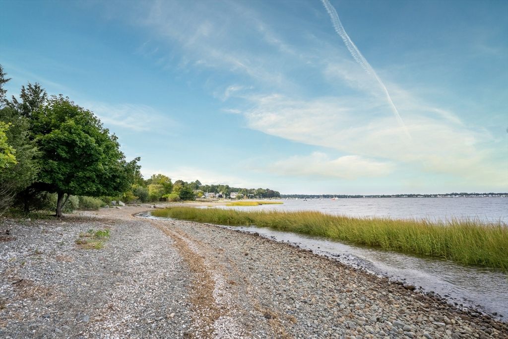 11 Stonegate, Warren, RI 02885