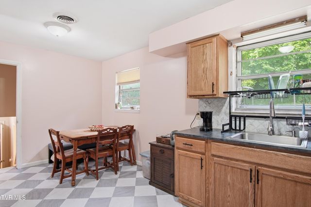 159 North Sunset Street, Greeneville, TN 37743