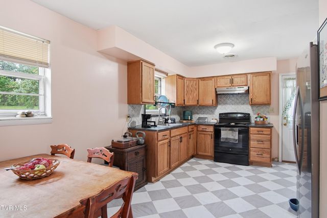 159 North Sunset Street, Greeneville, TN 37743