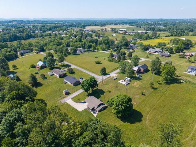 160 W Meadow Drive, Nancy, KY 42544