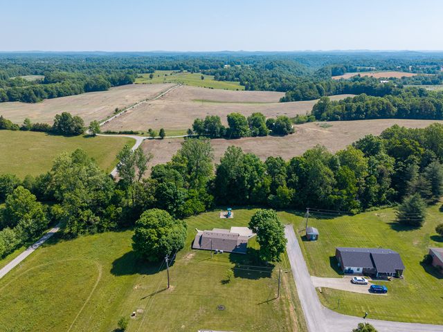 160 W Meadow Drive, Nancy, KY 42544
