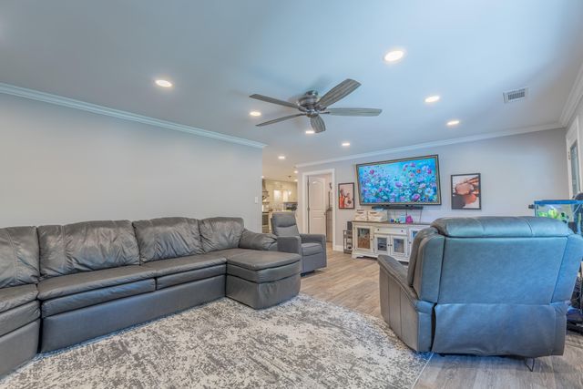 160 W Meadow Drive, Nancy, KY 42544