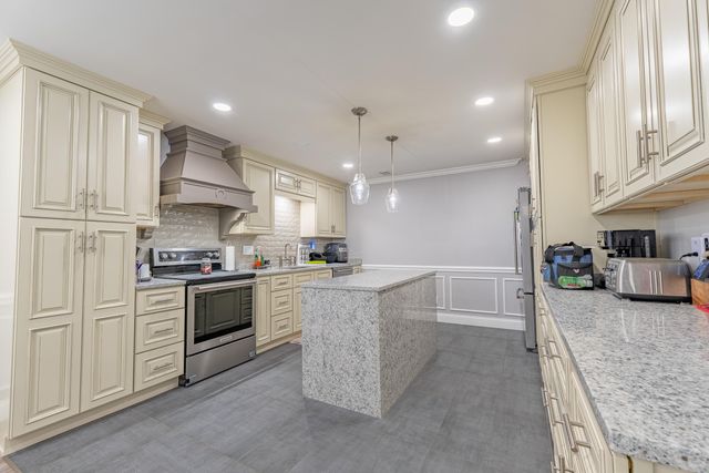 160 W Meadow Drive, Nancy, KY 42544