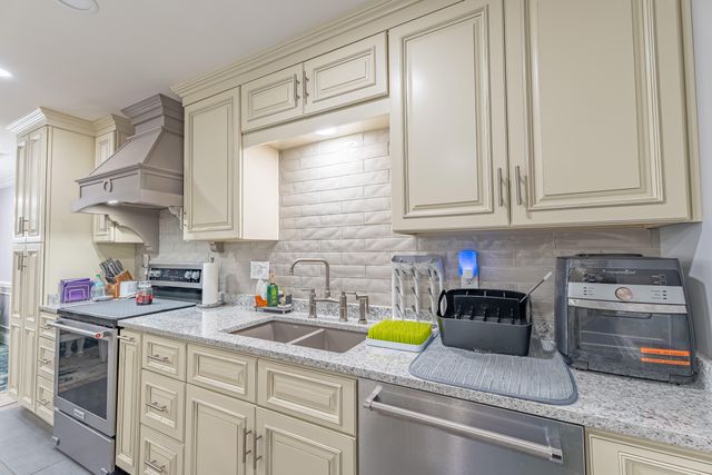 160 W Meadow Drive, Nancy, KY 42544