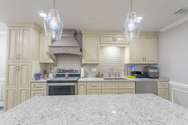 160 W Meadow Drive, Nancy, KY 42544