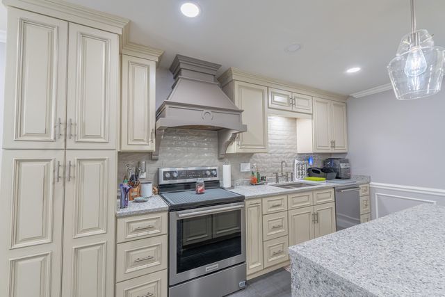 160 W Meadow Drive, Nancy, KY 42544