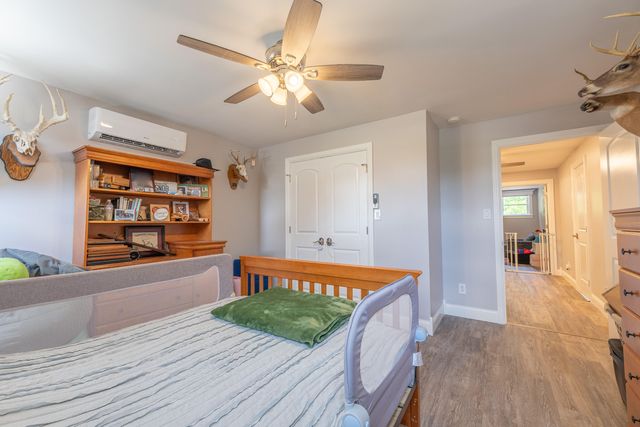 160 W Meadow Drive, Nancy, KY 42544