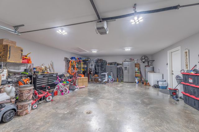 160 W Meadow Drive, Nancy, KY 42544
