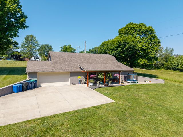 160 W Meadow Drive, Nancy, KY 42544