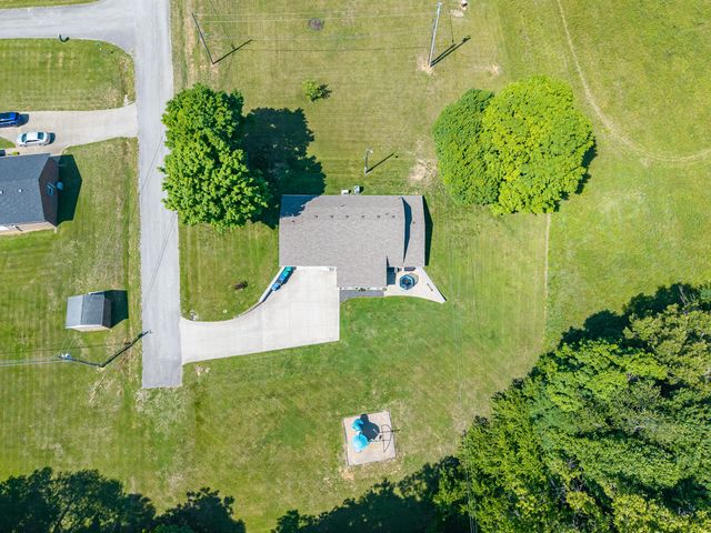 160 W Meadow Drive, Nancy, KY 42544