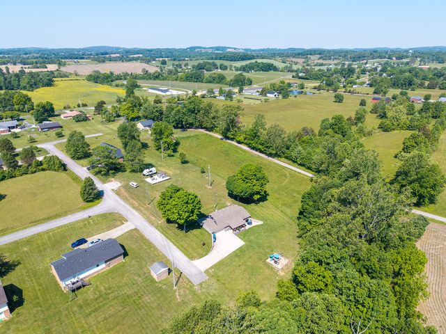 160 W Meadow Drive, Nancy, KY 42544