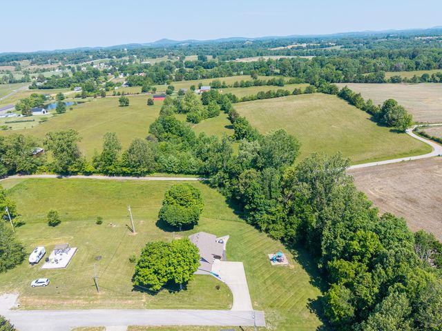 160 W Meadow Drive, Nancy, KY 42544