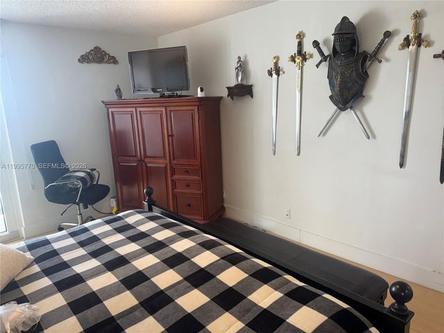 100 Bayview Drive 725, Sunny Isles Beach, FL 33160