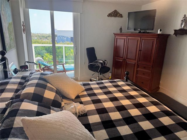100 Bayview Drive 725, Sunny Isles Beach, FL 33160