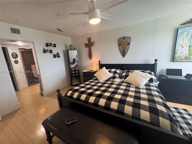 100 Bayview Drive 725, Sunny Isles Beach, FL 33160