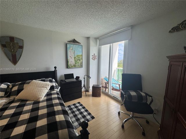 100 Bayview Drive 725, Sunny Isles Beach, FL 33160