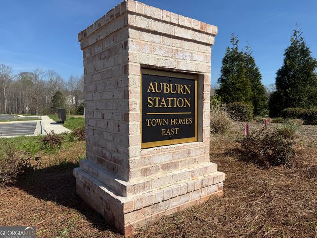 335 Brook Landing Circle, Auburn, GA 30011