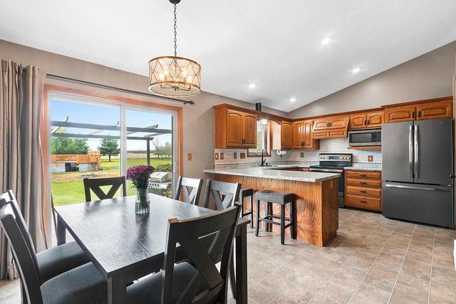 334 FALCON CIRCLE, Pulaski, WI 54162
