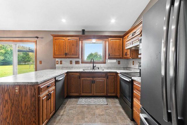 334 FALCON CIRCLE, Pulaski, WI 54162