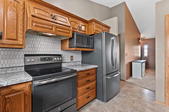 334 FALCON CIRCLE, Pulaski, WI 54162