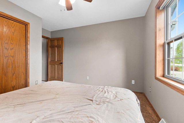334 FALCON CIRCLE, Pulaski, WI 54162