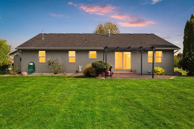 334 FALCON CIRCLE, Pulaski, WI 54162