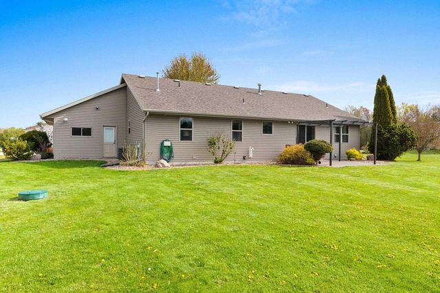 334 FALCON CIRCLE, Pulaski, WI 54162