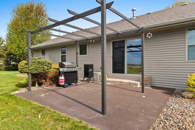 334 FALCON CIRCLE, Pulaski, WI 54162
