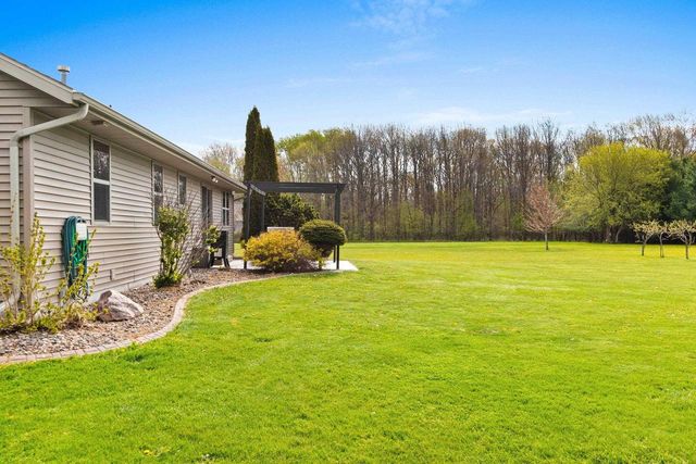 334 FALCON CIRCLE, Pulaski, WI 54162